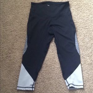 Old Navy Active Go Dry Capri Leggings